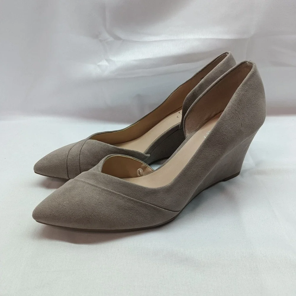 Franco Sarto Fayrah Taupe Grey Suede Wedge Pumps d'Orsay Pointed Toe Shoes 7.5M